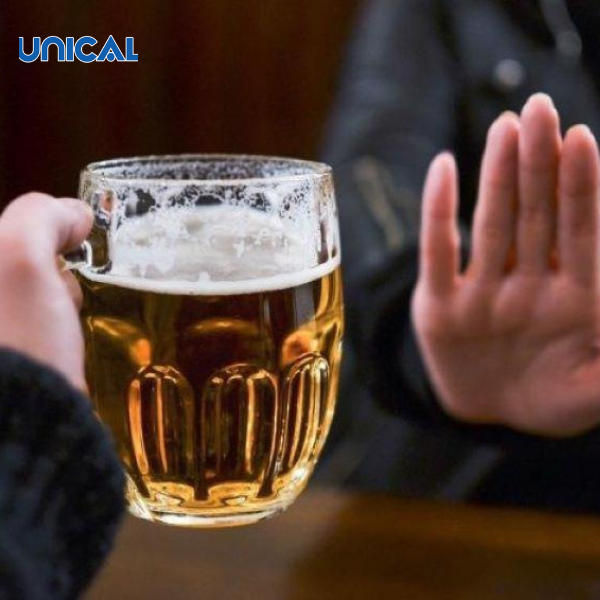 Đồ uống có cồn cản trở hấp thụ canxi