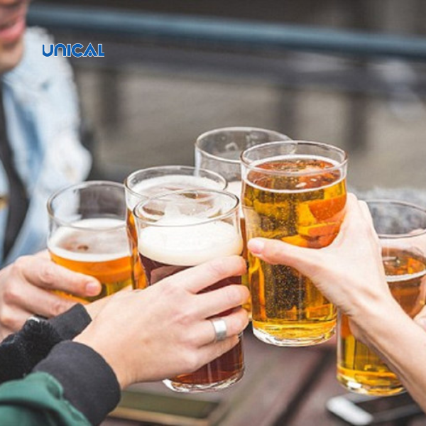 Uống nhiều rượu bia có thể gây nên loãng xương